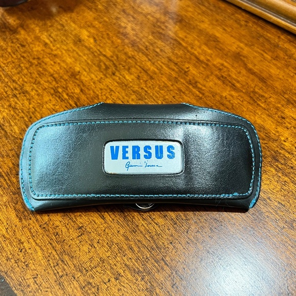 Vintage Versace Versus Sunglasses - Picture 5 of 8